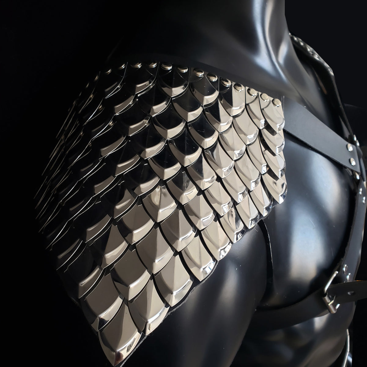 Men Rave Outfits & Renaissance Faire Costumes - Stainless Steel Dragon Scale Gladiator Kilt, LGBT Cosplay