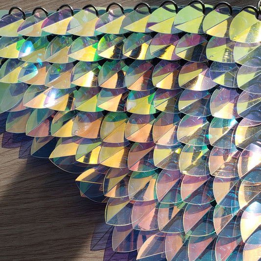 Medium Thin Plastic Iridescent Scalemail Scale SS011