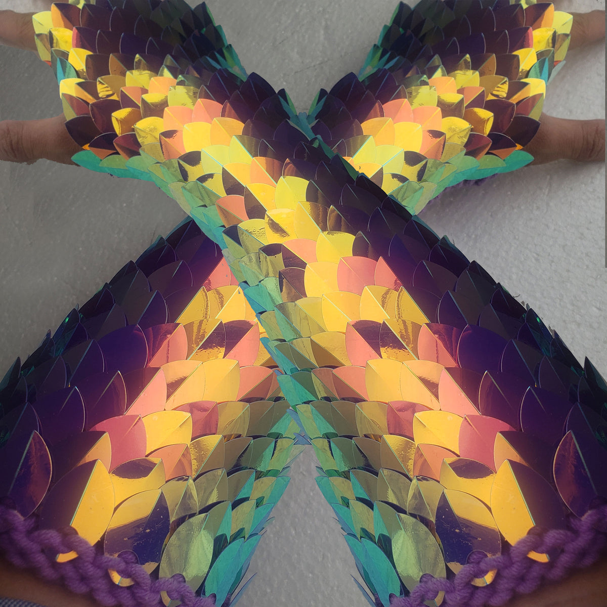 Iridescent Dragon Scale Gloves – Iridescent Knitted Scalemail Fantasy Gauntlets