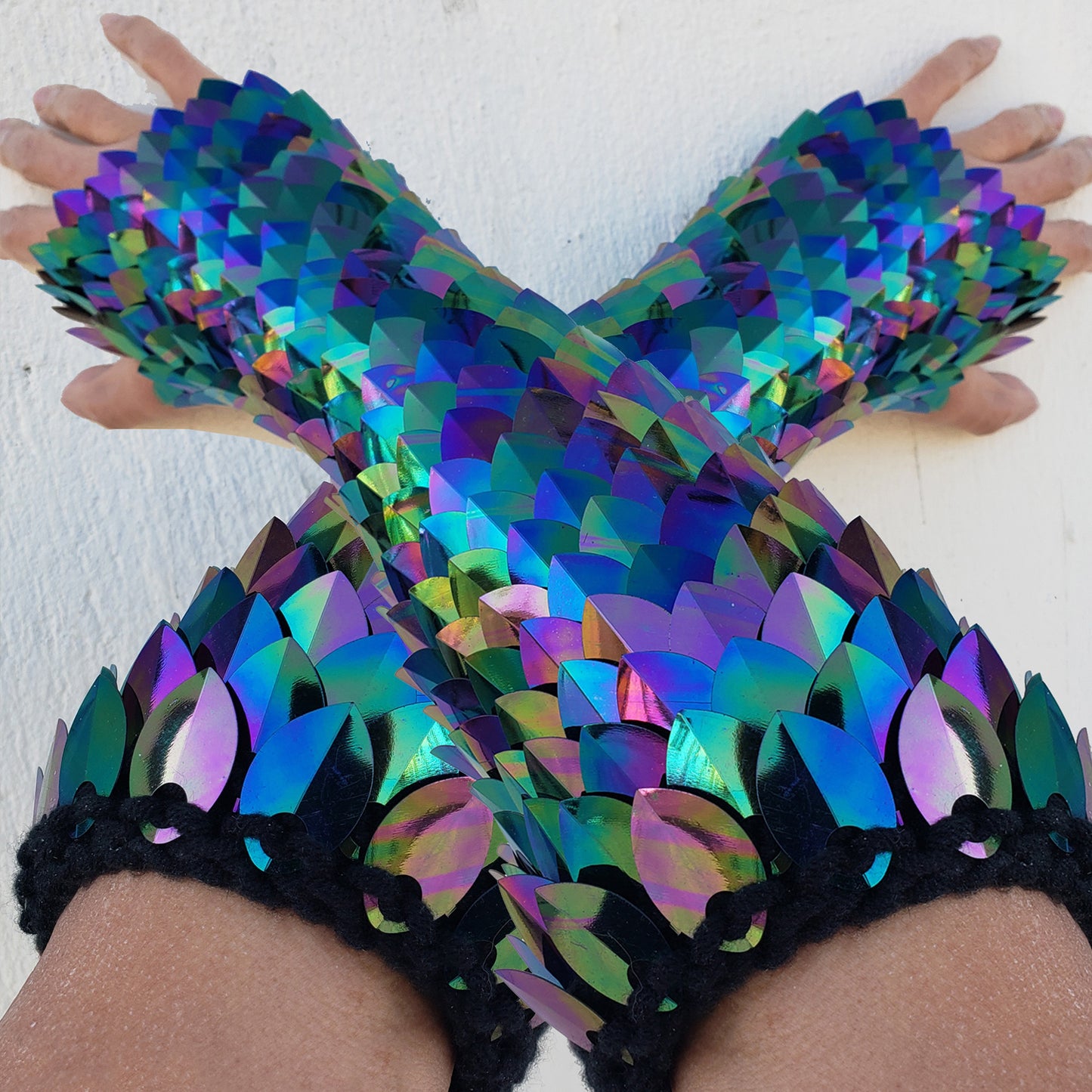 Iridescent knitted Scalemail Gauntlets Gloves