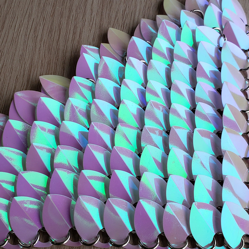 Large Thin Plastic Iridescent Scalemail Scale SS034