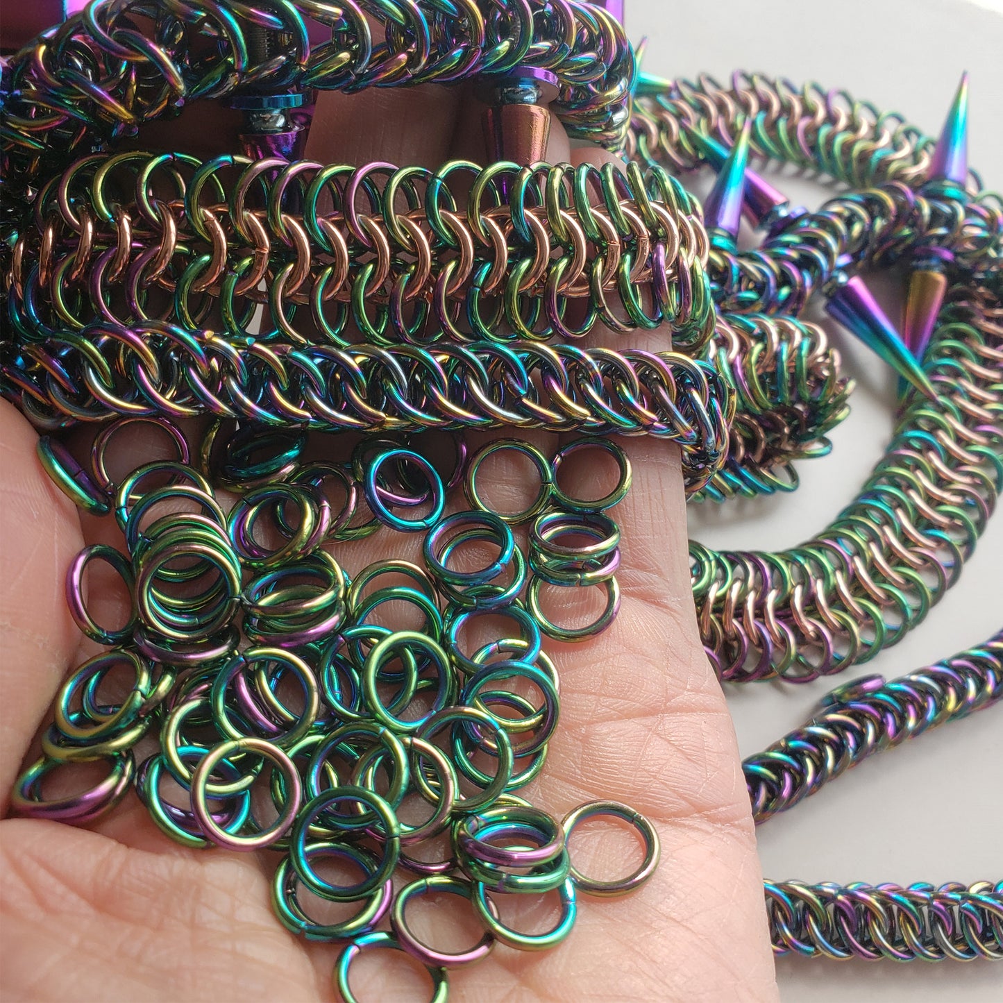 Kleine Edelstahl-Platten aus Gunmetal in Schuppenform, lose, zum Selbermachen, als Ersatz für Drachenschuppen-Rüstung