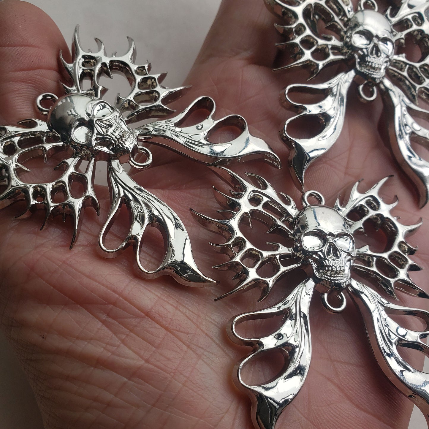 4pcs Cyberpunk Gothic Skull Bow Charms,Goth Grunge Punk DIY Jewelry Supplies Findings ,Thorn Butterfly Pendant,DIY Jewelry Accessories