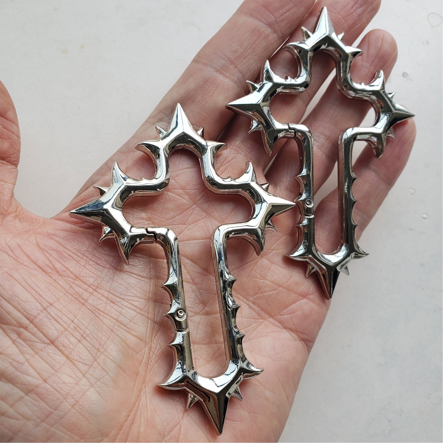 Y2K Gothic Thorn Cross Carabiner, Goth Keychain, Punk Bag Charms, Bulk DIY Hardware for Alt & CyberPunk Accessories,Jewelry Making Supplies